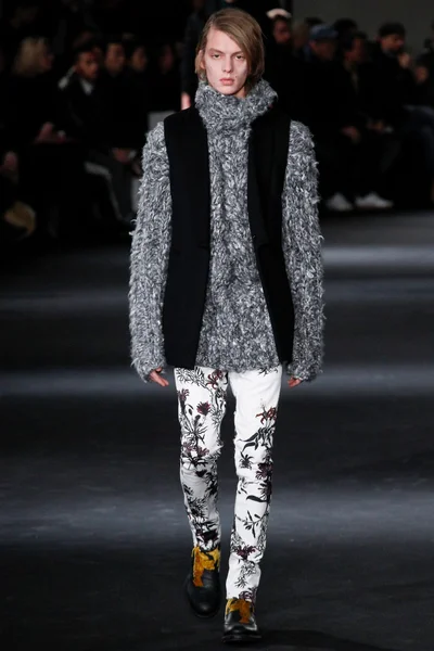 Look 11